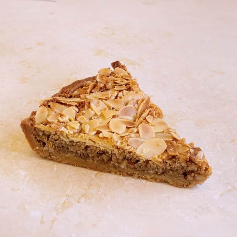 فطيرة اللوز ١قطعة الرحى بيك هاوس